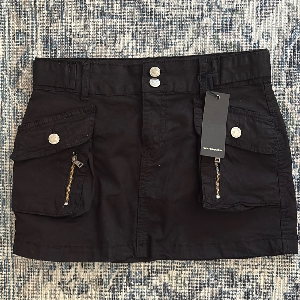 Forever 21 black miniskirt